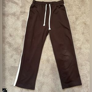 Straight leg sweatpants